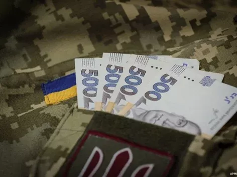 Families of foreign soldiers in Ukraine can apply for remote payments: how to do it