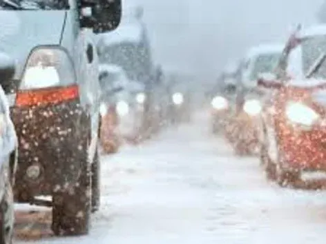 Transport collapse in Ukraine: snowfall has blocked roads, drivers are advised not to get behind the wheel