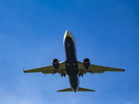 Ryanair отложил дату перехода исключительно на электронные билеты: когда будут внедрены правила?