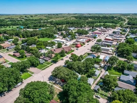 Les États-Unis offrent des terrains gratuits pour attirer de nouveaux résidents : Quelles conditions la ville de Curtis, Nebraska, propose-t-elle ?