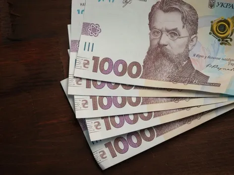 В апреле украинцам планируют выплатить по 1500 грн: кто получит помощь автоматически?