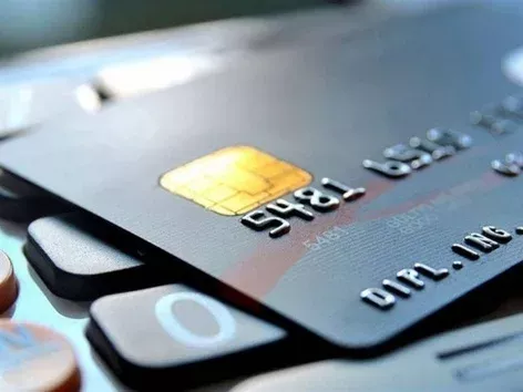 Як платити по кредитах, якщо рахунок заблокований з подачі ТЦК: пояснення банків