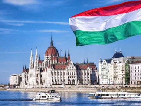 В Венгрии продлили срок действия временной защиты для украинцев: детали