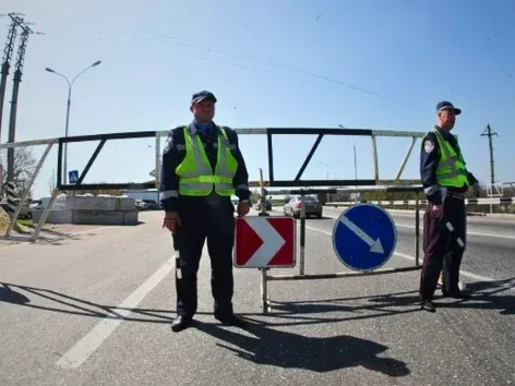 Wird die Mobilmachung verschärft? In Kiew werden Hauptstraßen für Dokumentenkontrollen gesperrt: Was man wissen muss