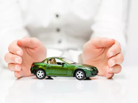 Mit dem Auto ins Ausland reisen: Müssen Sie eine Grüne Karte ausdrucken?