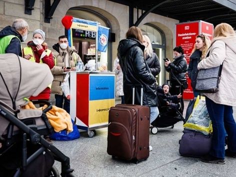 В берлинском аэропорту Тегель планируют переселять украинских беженцев: что известно